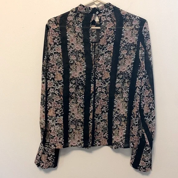 Forever 21 sheer floral top - Picture 5 of 8